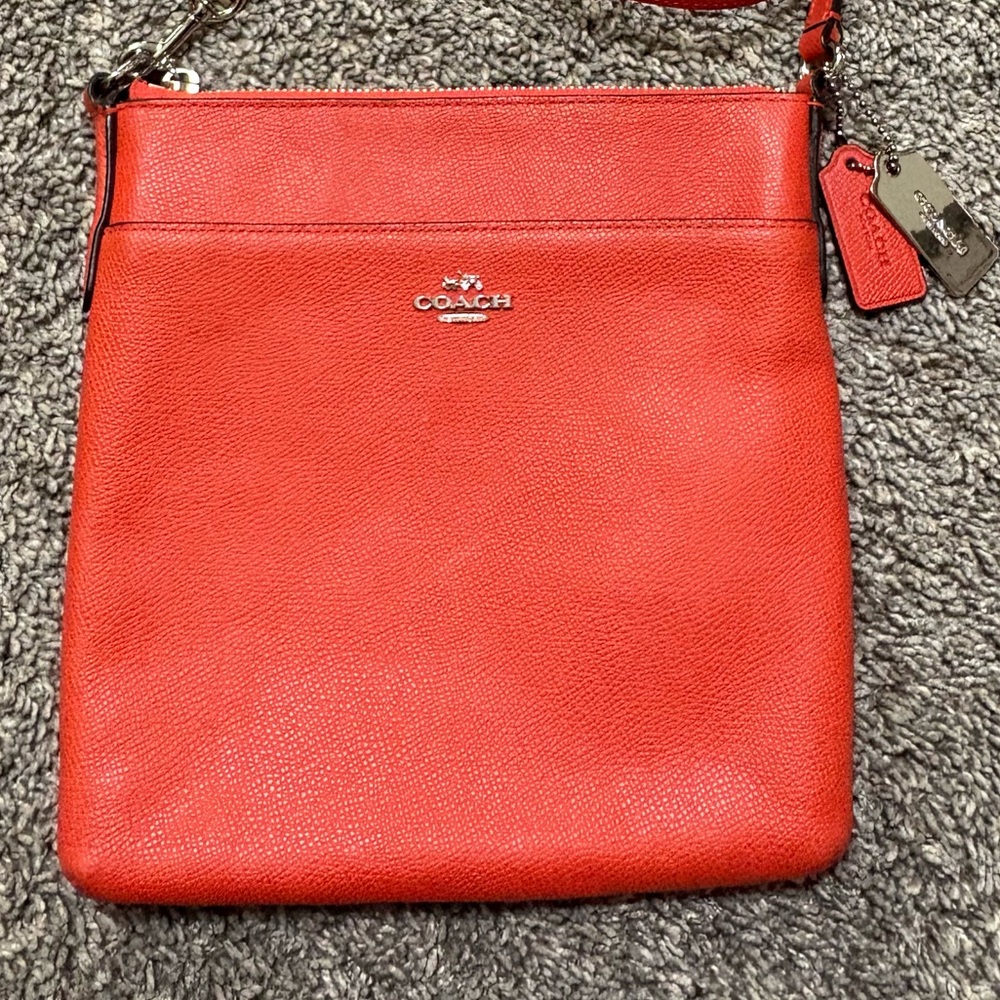 Coach Crossbody Purse women’s Orange Messenger bag Crossgrain Leather 9 X 8 - Picture 1 of 9